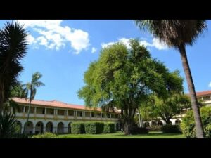 O "Logaritmo da Universidade Rural" refere-se a aulas, conteúdos ou exercícios sobre logaritmos, possivelmente produzidos